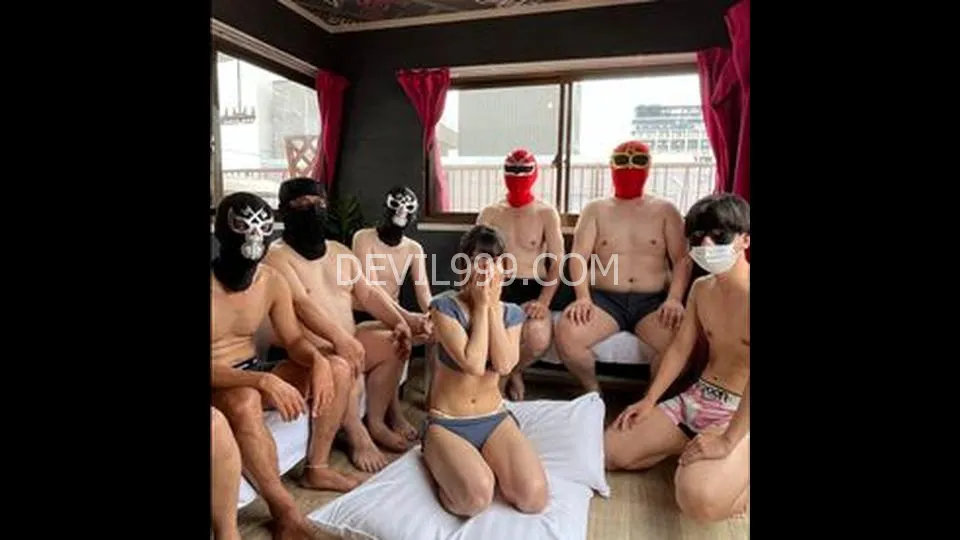 えりかちゃんぶっかけにチャレンジしました！ヒッチハイクやプールでのフェラなど、限界ギリギリの永久保存版！