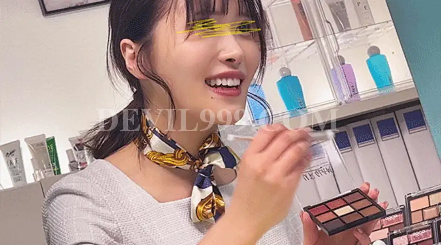 〔非コンプラ動画(64)〕美容部員ハント痴●/●袋●●百貨店/美脚美女