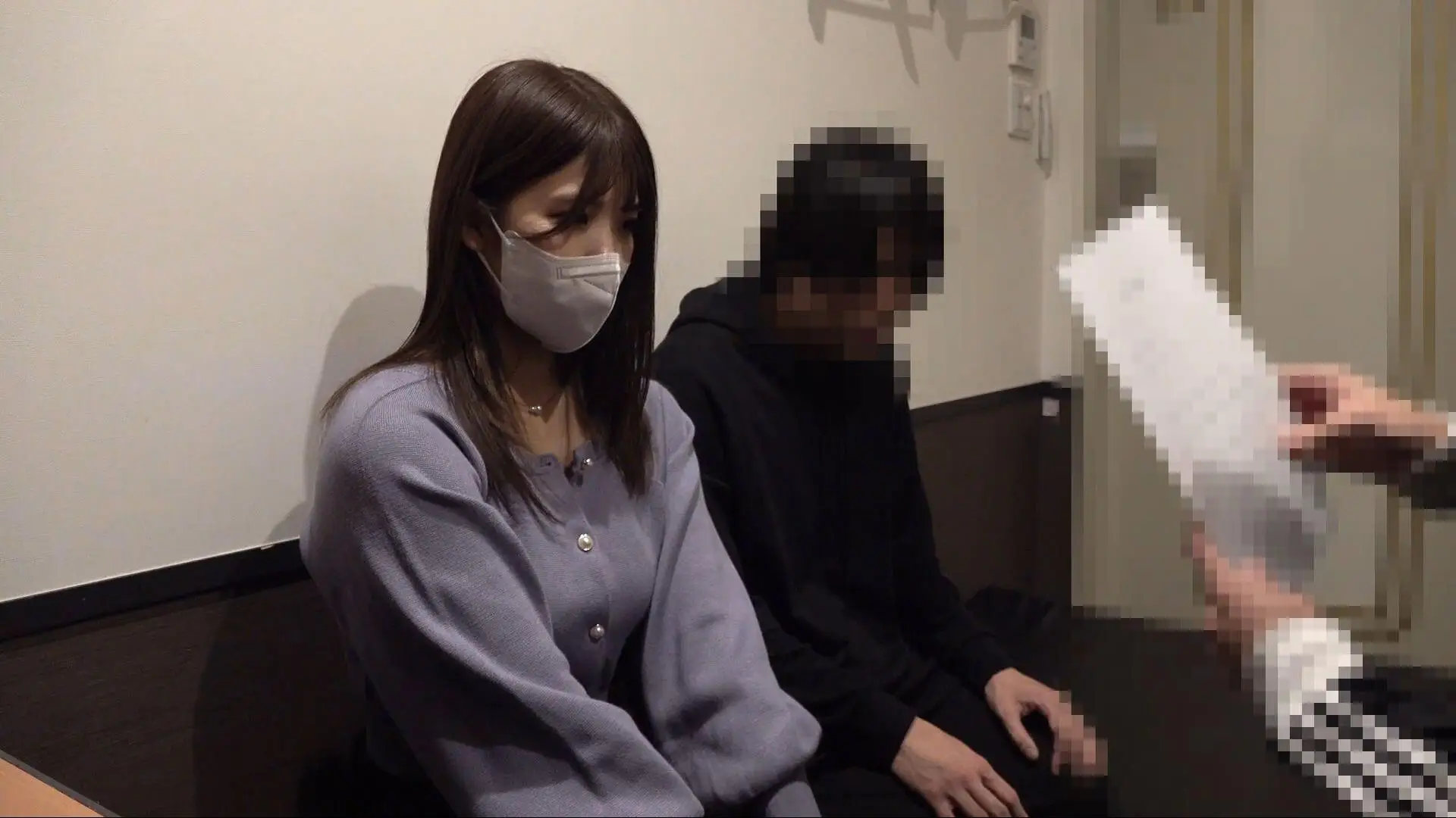 【ご利用は計画的に。1】貧困若妻さん→滞納を繰り返し返済が出来なくったので体で清算してもらいます。横で放心状態の旦那さん。
