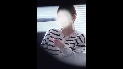 涼しげ可愛い清楚ちゃんのパンティー　笑顔のリアクションは隙だらけ？