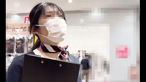 11某携帯ショップの色白儚げ美人店員さん♡胸チラ＆テーブル下でこっそり食い込み直し♥