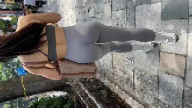 過去最高。プリンプリンの桃尻娘の街歩き動画。