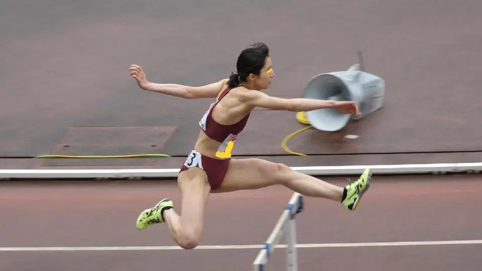 きゃめる246　魅惑の世界へようこそ。開脚シーンが魅力的です。